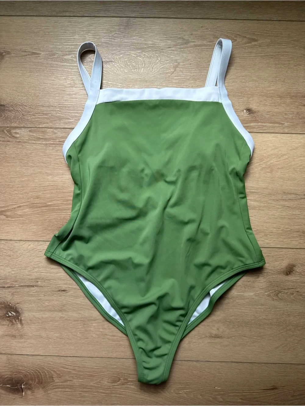 NWOT Shade & Shore Women’s Green & White Solid Minimalist One Piece Swimsuit | L